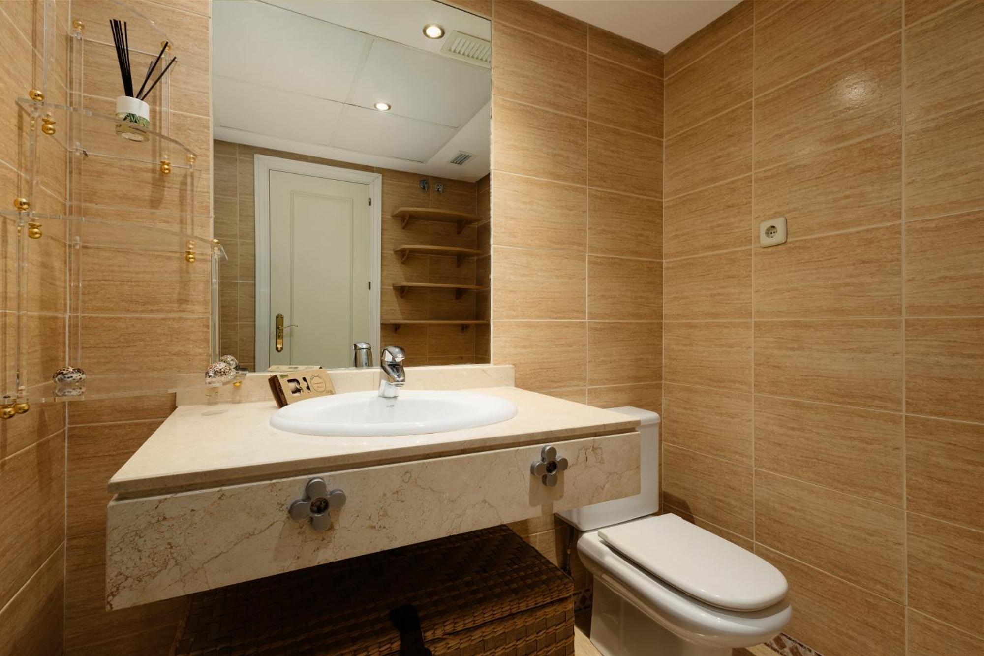 Ground Floor Holiday Apartment With Terrace And Pool In Puerto Banus, 마르베야 외부 사진