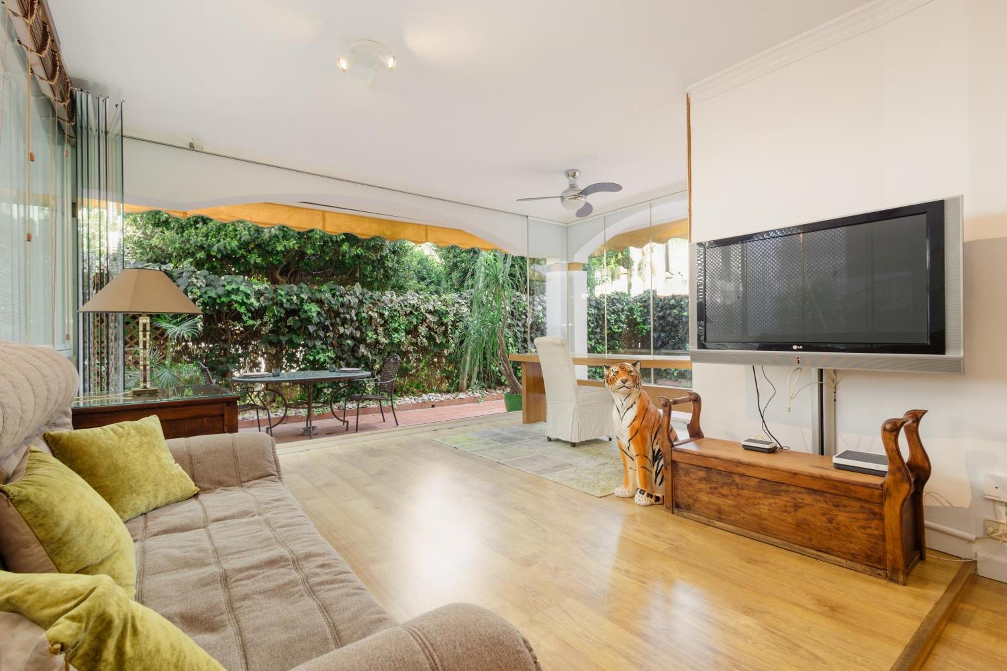 Ground Floor Holiday Apartment With Terrace And Pool In Puerto Banus, 마르베야 외부 사진