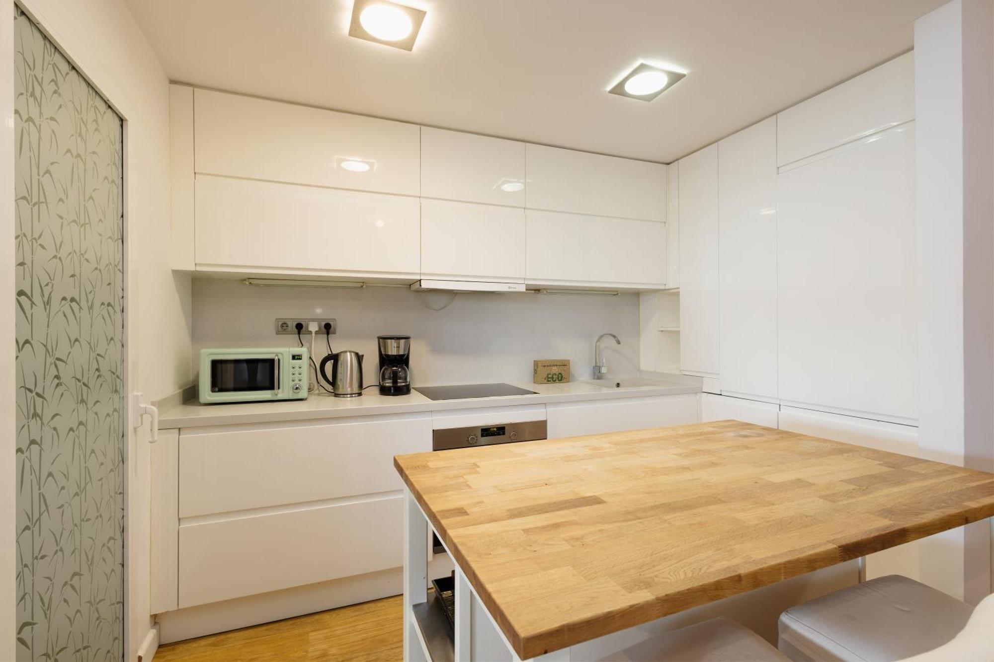 Ground Floor Holiday Apartment With Terrace And Pool In Puerto Banus, 마르베야 외부 사진