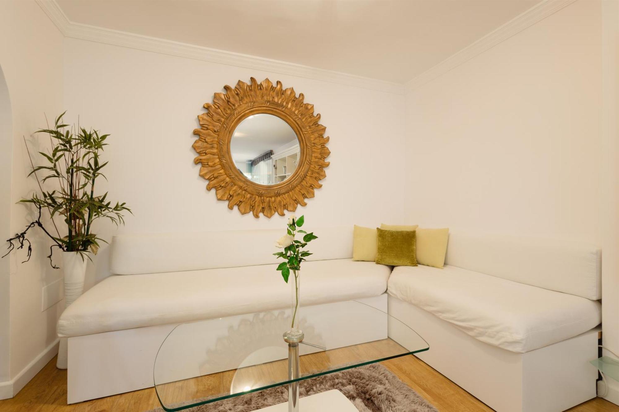 Ground Floor Holiday Apartment With Terrace And Pool In Puerto Banus, 마르베야 외부 사진